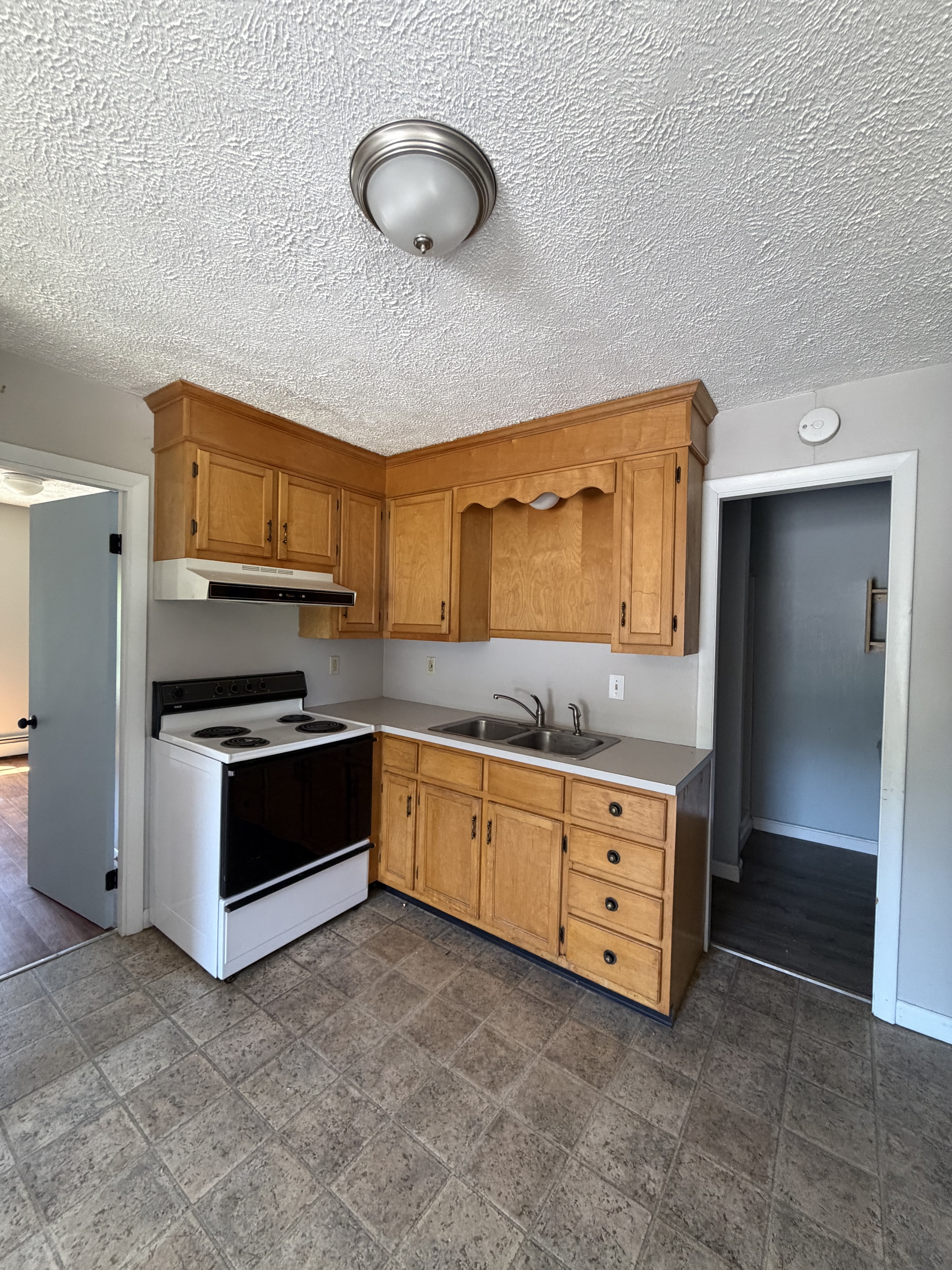 6 Silver St Apt B