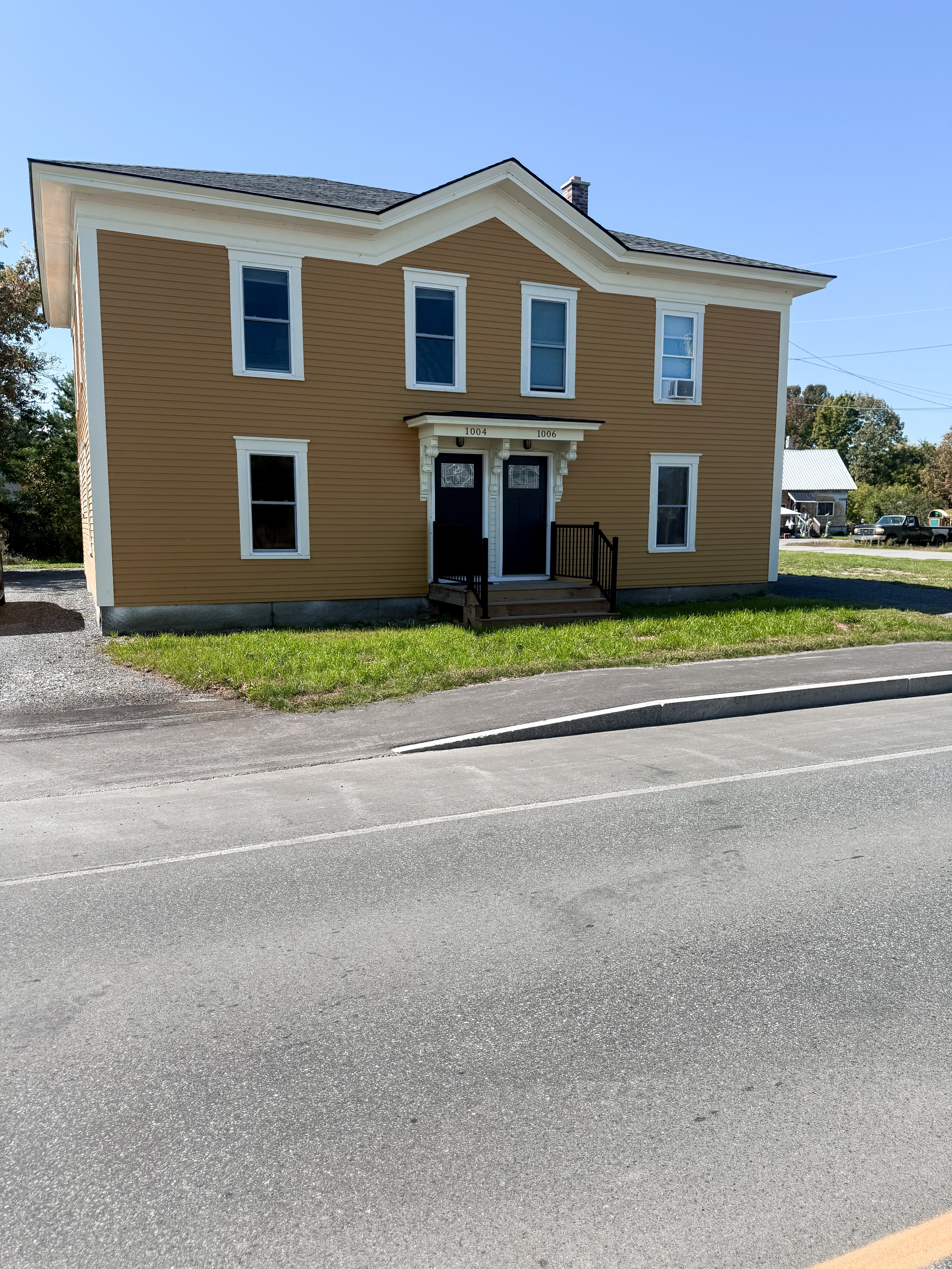 1004 Main Street - 1