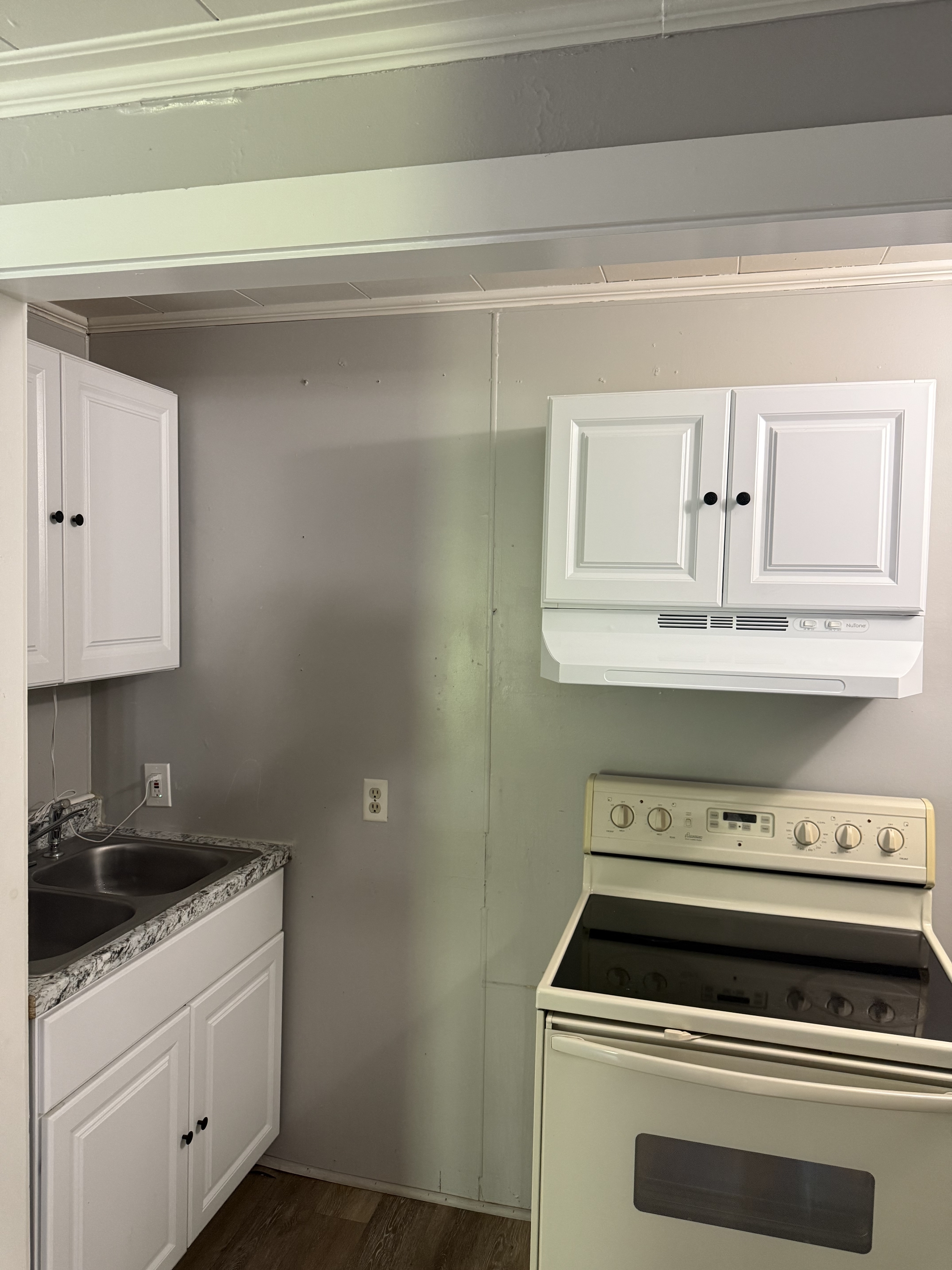28 Lawrence Avenue - 4